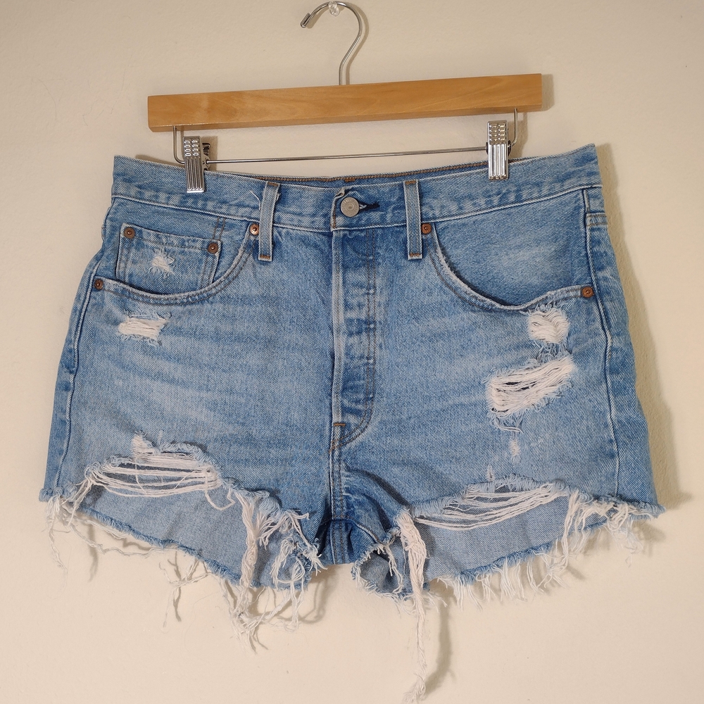 Levi's 501 High Rise Distressed Cutoff Denim Shorts Size 31 Light Wash